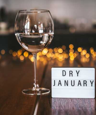 Dry January: Όταν η αποχή από το αλκοόλ γίνεται μέρος της σύγχρονης κουλτούρας