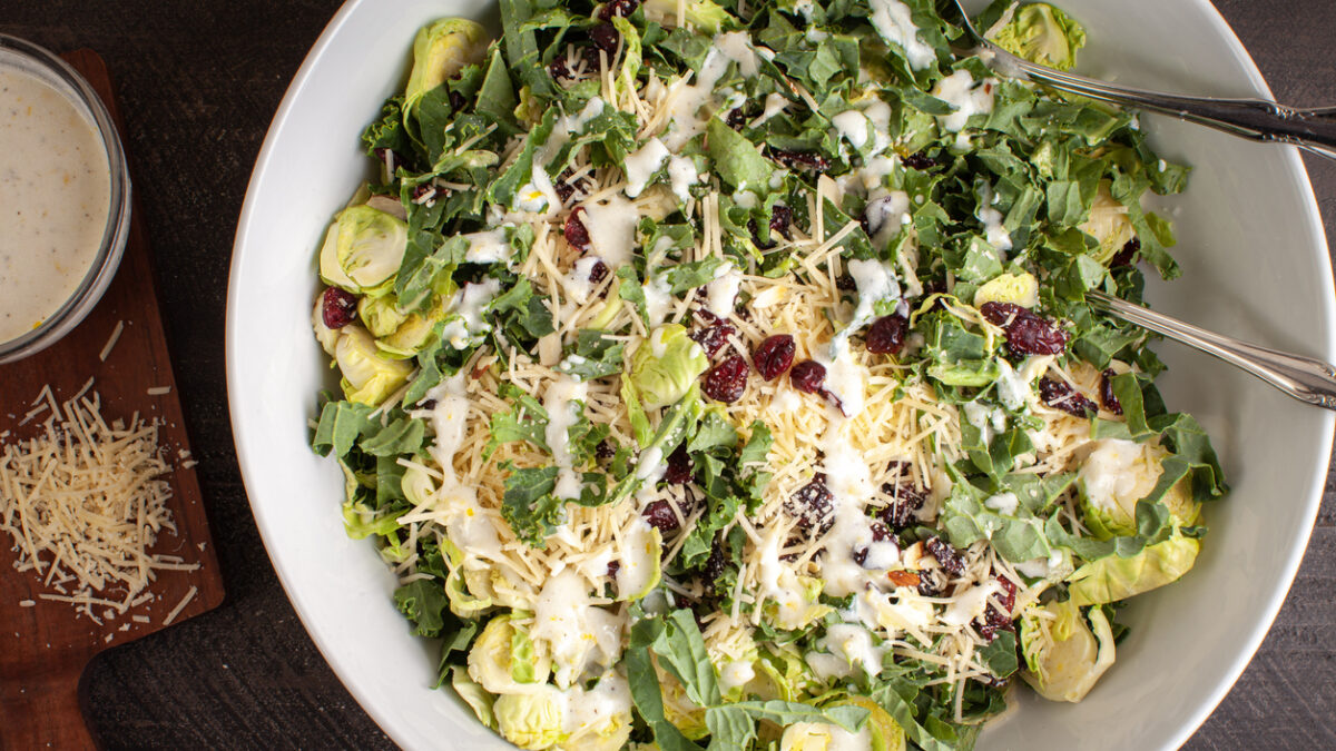 Σαλάτα του Καίσαρα με λαχανάκια Βρυξελλών