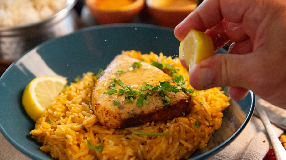 Μπακαλιάρος με λεμονάτο ρύζι