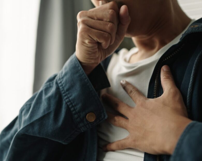 Σαρώνει η γρίπη στην Ελλάδα: Υπερδιπλασιάστηκαν οι εισαγωγές ασθενών – Τον κώδωνα του κινδύνου κρούει ο ΕΟΔΥ