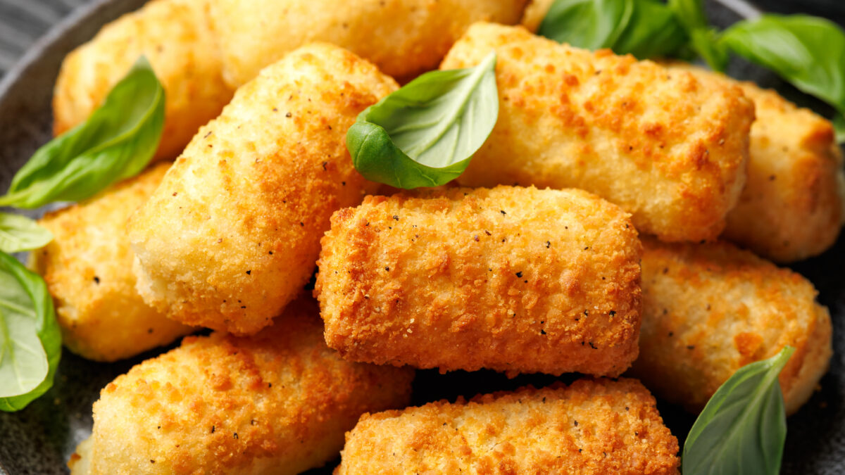 Τυροκροκέτες με κίτρινα τυριά