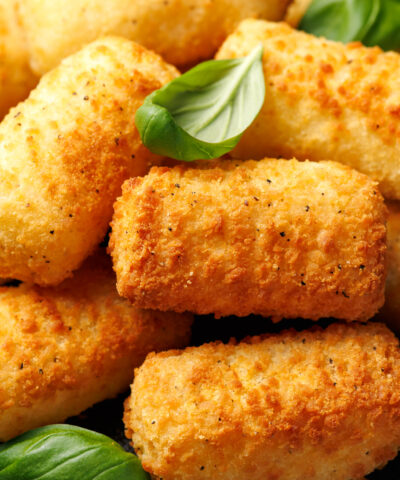 Τυροκροκέτες με κίτρινα τυριά