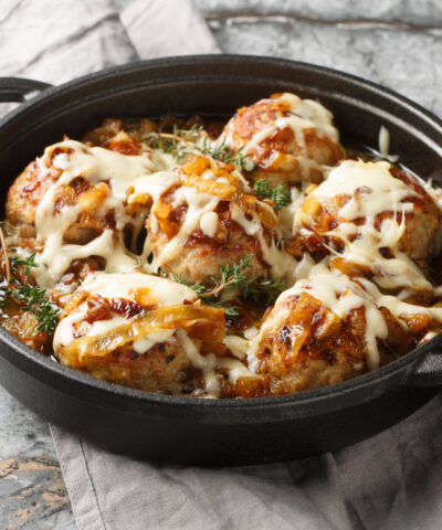 Κεφτέδες σε σάλτσα-κρεμμυδόσουπα