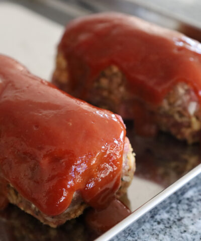 Μίνι ρολά κιμά με γλάσο ντομάτας