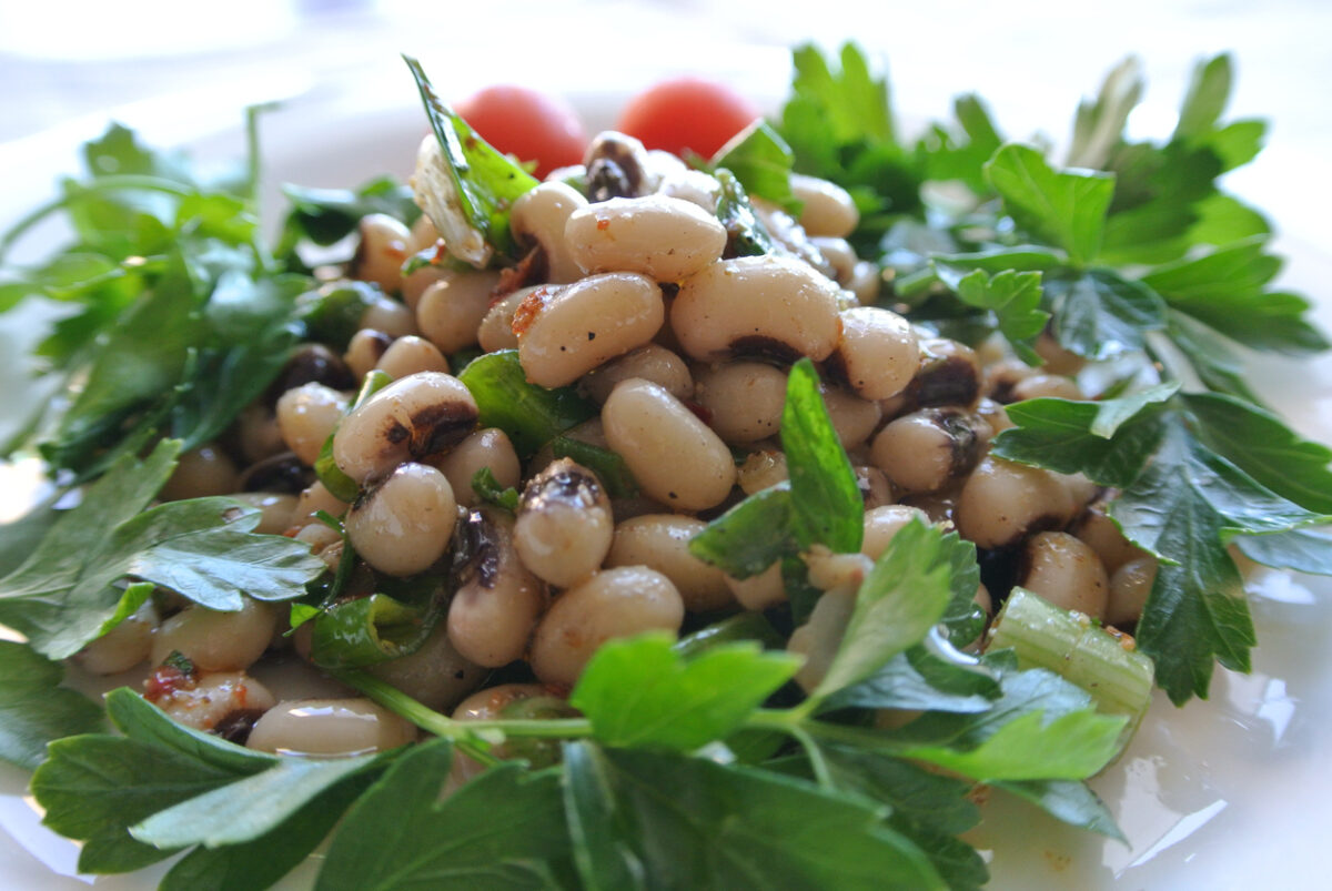 Μαυρομάτικα φασόλια σαλάτα