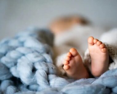 πόδια μωρού