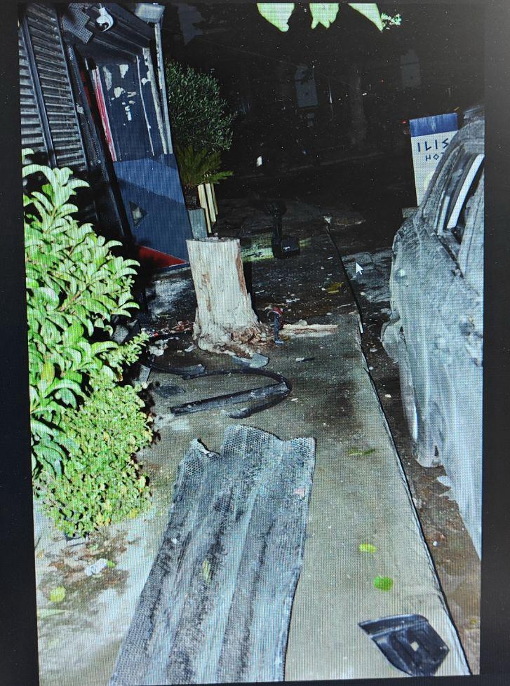 Έξω από το κλαμπ Jacky O μετά την έκρηξη