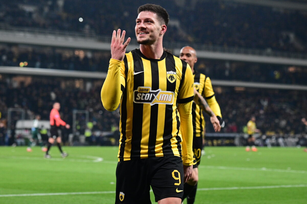 Ο Γιόβιτς με τη φανέλα της ΑΕΚ