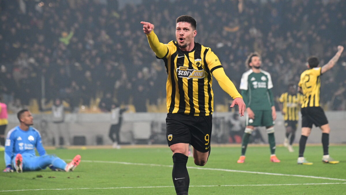 Ο Γιόβιτς πανηγυρίζει για την ΑΕΚ (KLODIAN LATO