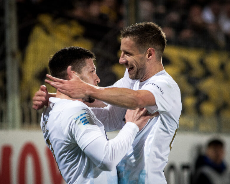 Ο Γιόβιτς με τον Βάργκα