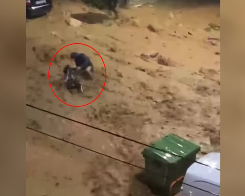 Πλημμυρισμένος δρόμος