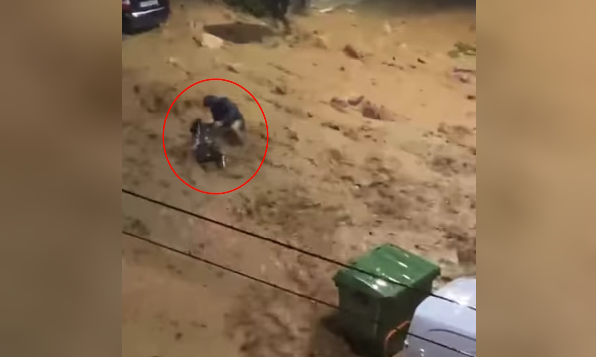 Η στιγμή διάσωσης της γυναίκας