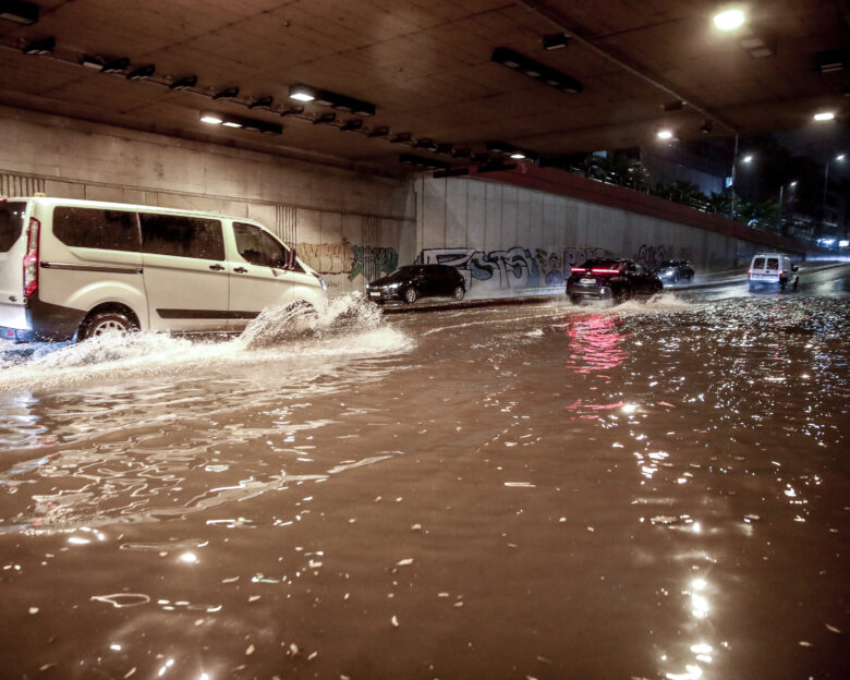 Πλημμυρισμενοι δρόμοι