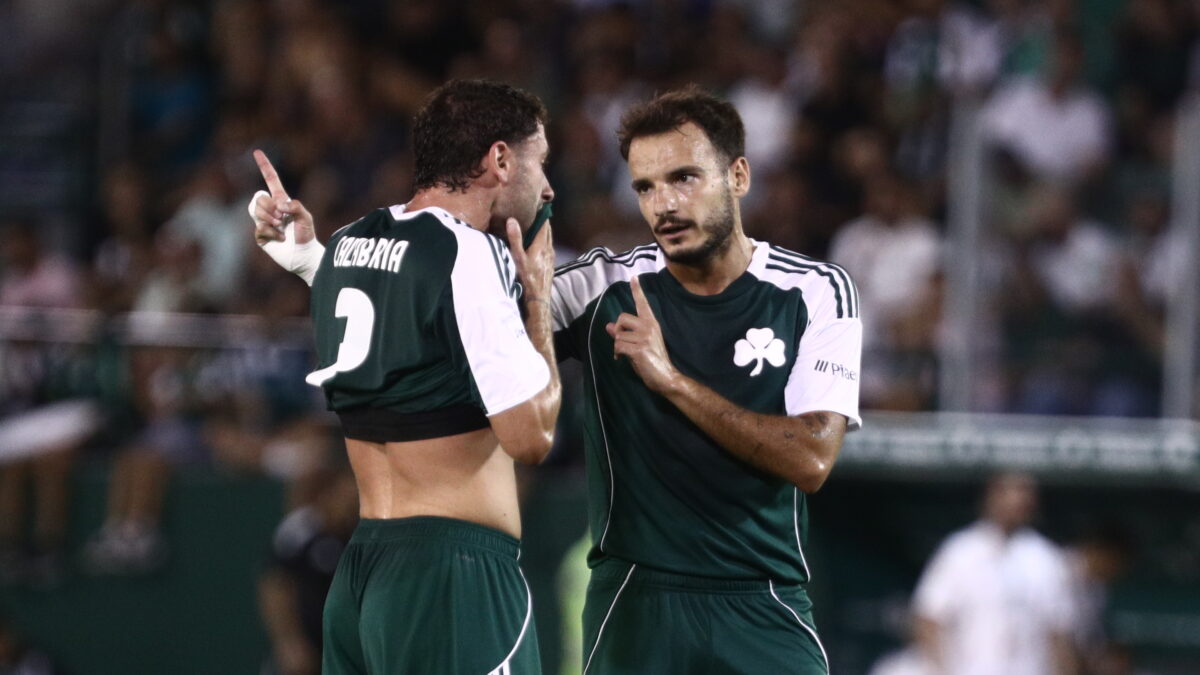 Ο Καλάμπρια με τον Τσιριβέγια σε αγώνα του Παναθηναϊκού (ΣΩΤΗΡΗΣ ΔΗΜΗΤΡΟΠΟΥΛΟΣ