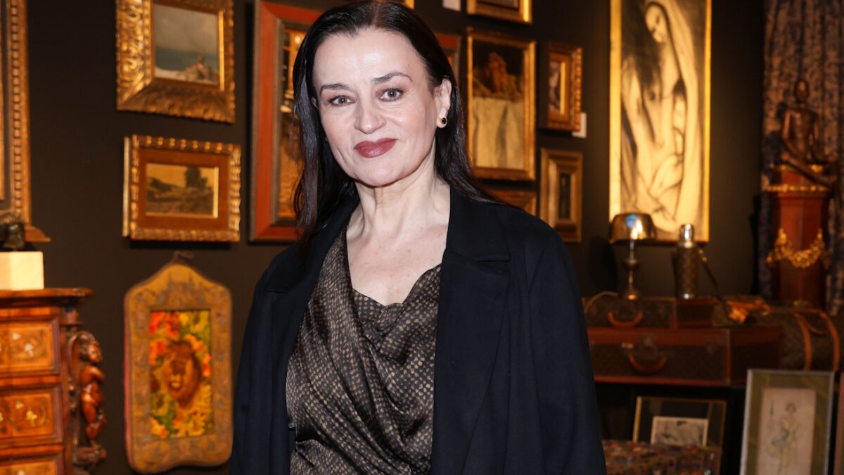 Καρυοφυλλιά Καραμπέτη