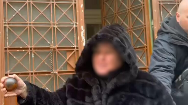 Η καθηγήτρια που φίμωσε μαθητή στις Σέρρες