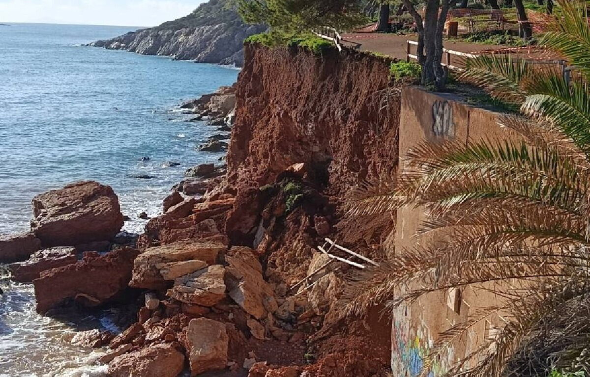 Κατολίσθηση στη Βάρκιζα