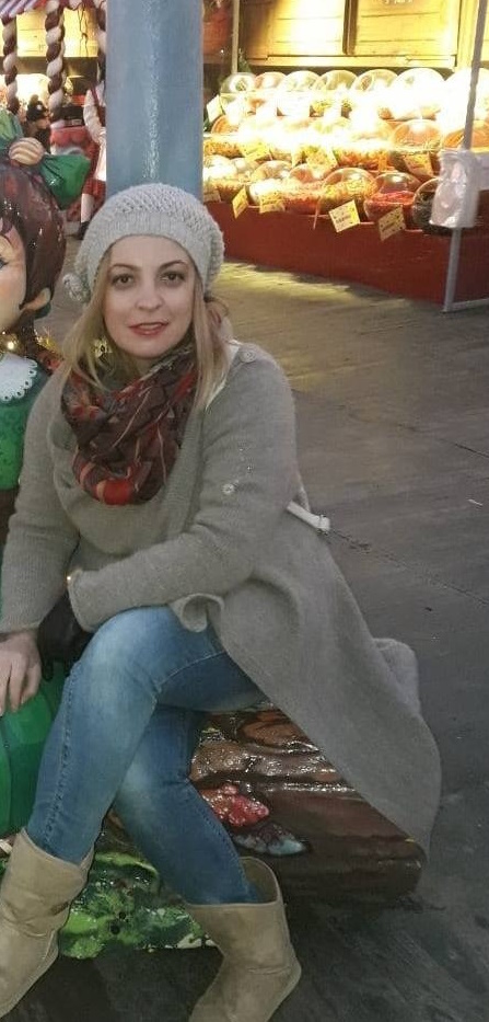 Η Έλενα Κατσαρού