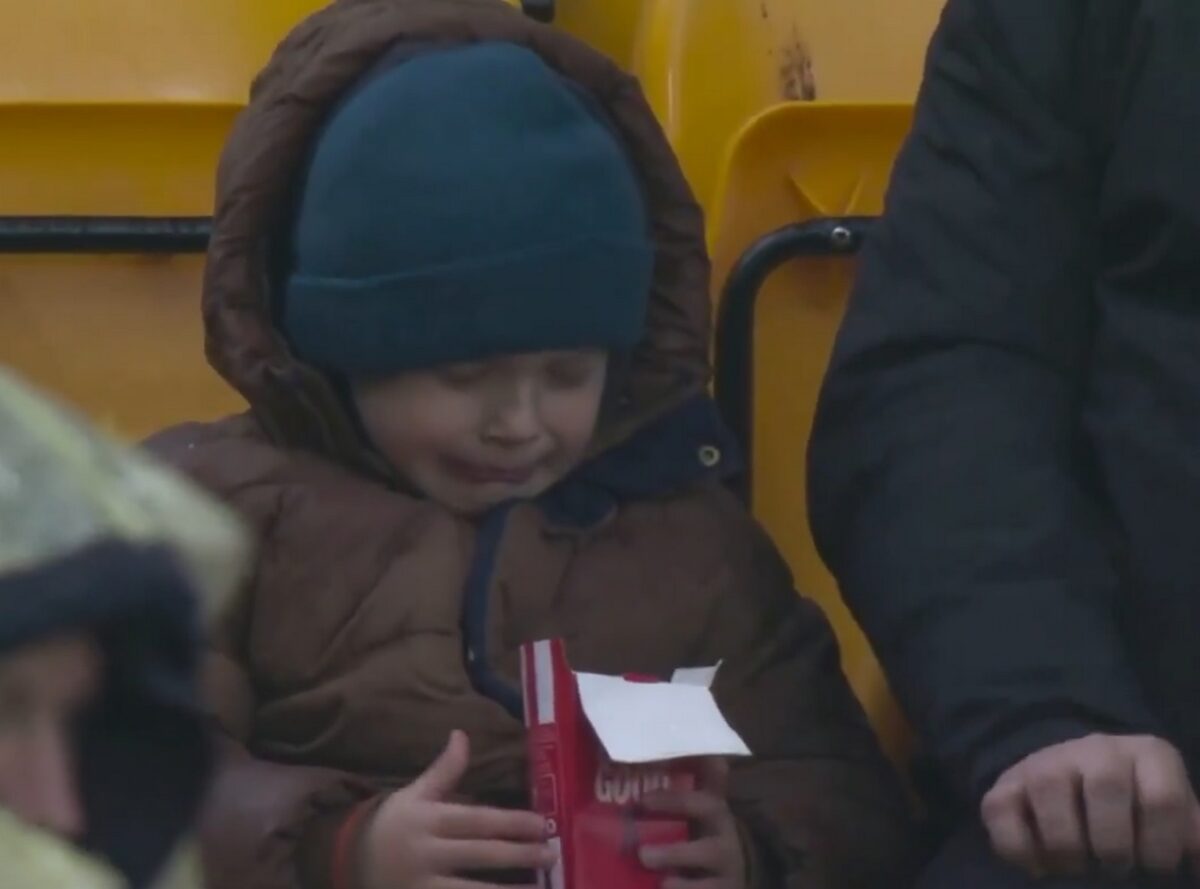 Πιτσιρικάς στις ΗΠΑ έγινε viral για μία αντίδραση στην κερκίδα