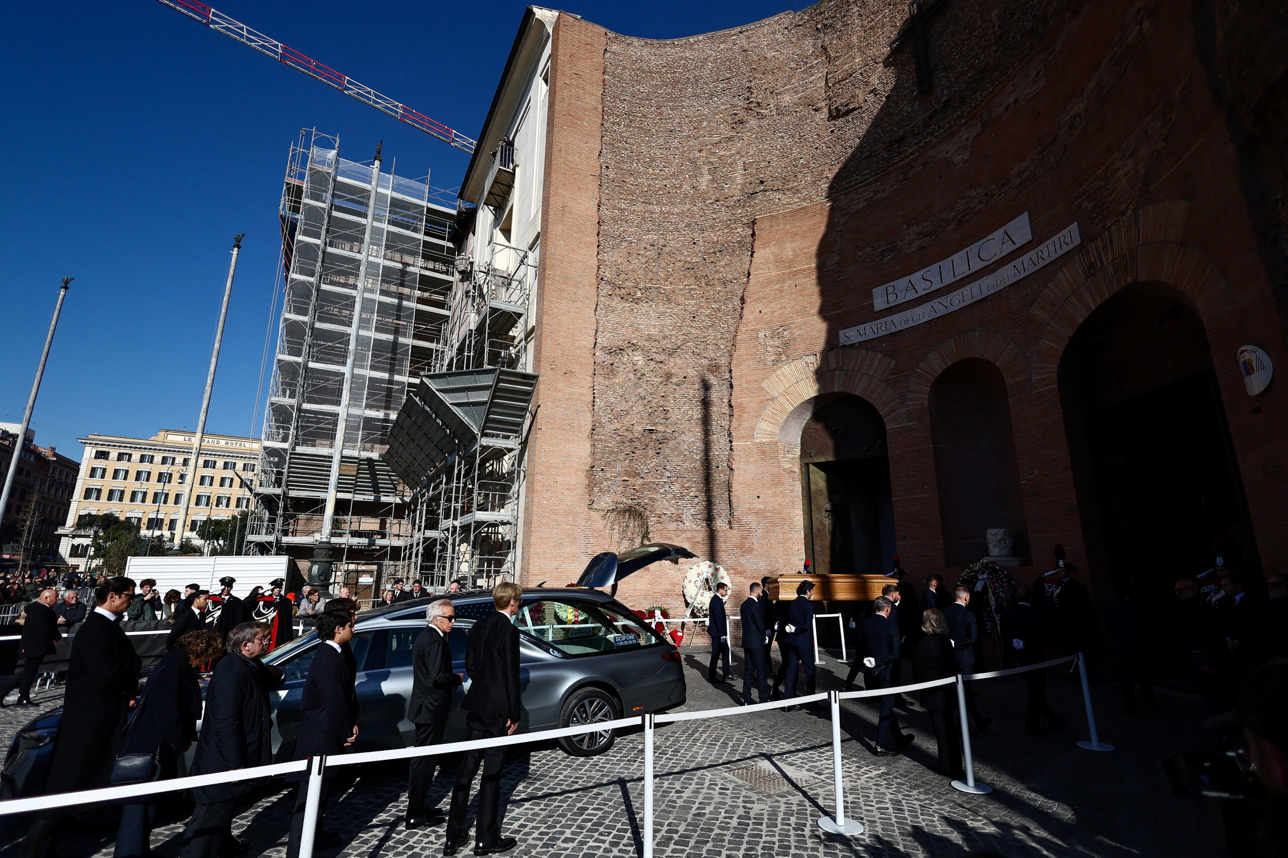 Κηδεία Valentino