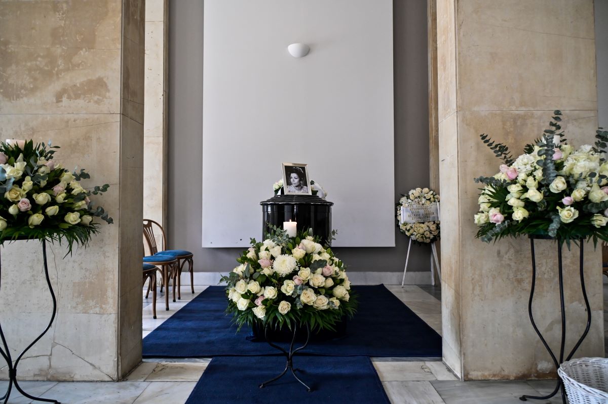 Κηδεία Μέλπως Ζαρόκωστα