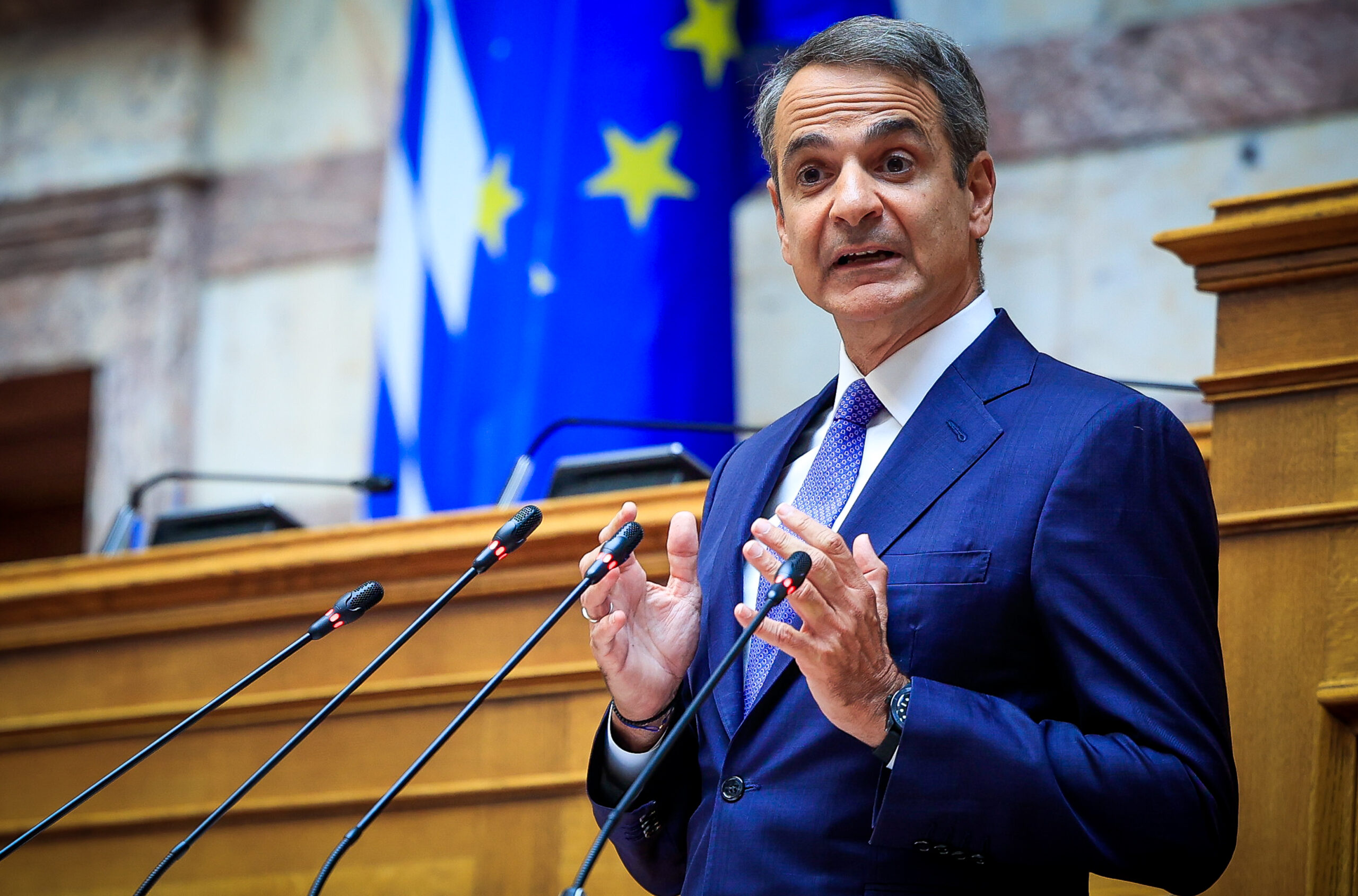 Ο Κυριάκος Μητσοτάκης κατά τη διάρκεια ομιλίας του στη Βουλή