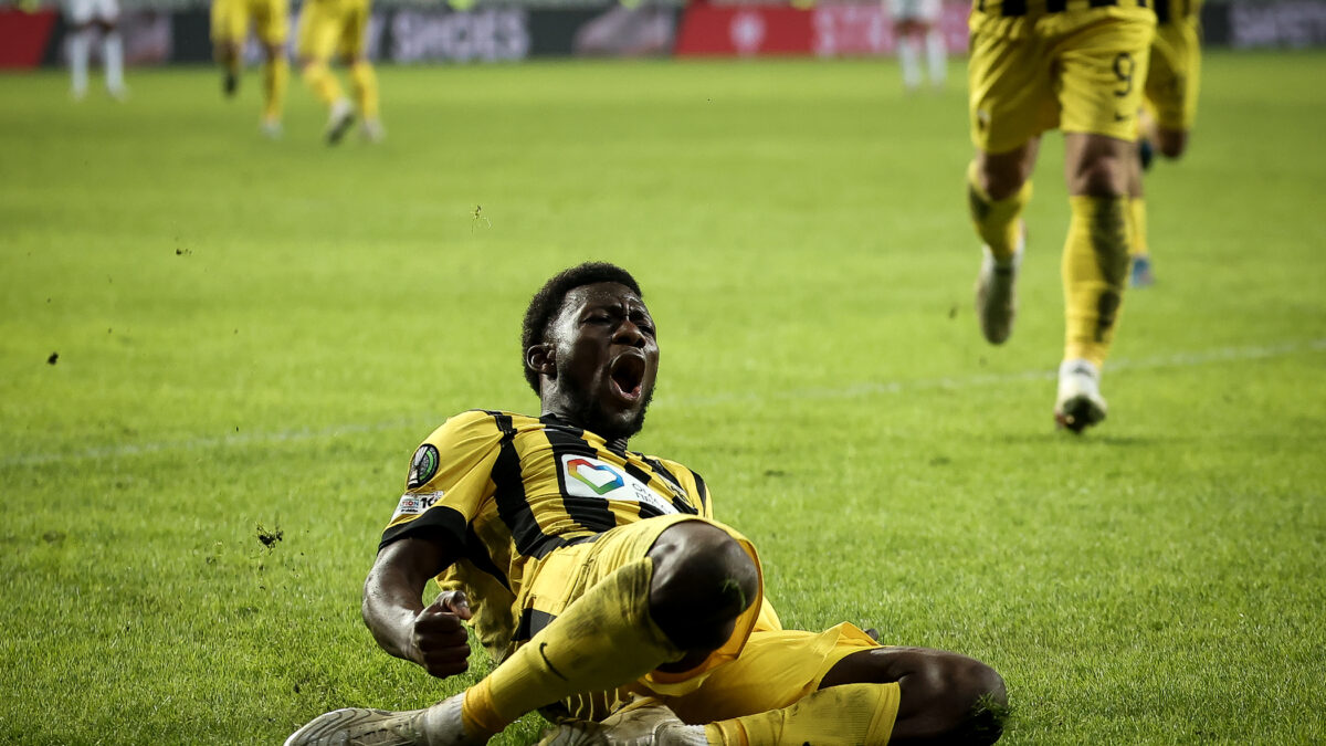 Ο Κοϊτά πανηγυρίζει στη Σαμψούντα