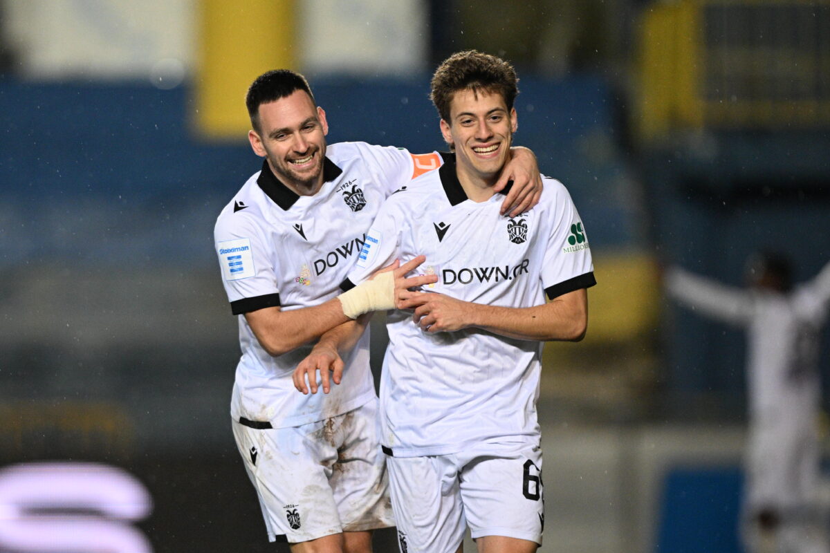 Ο Κωνσταντέλιας και ο Ζίφκοβιτς πανηγυρίζουν