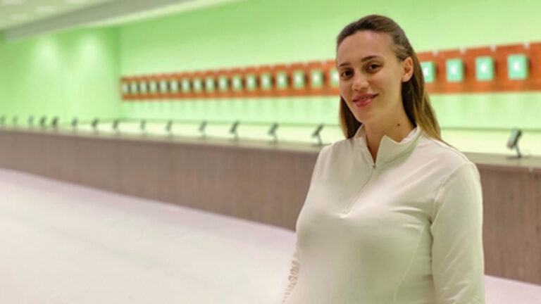 Η Άννα Κορακάκη