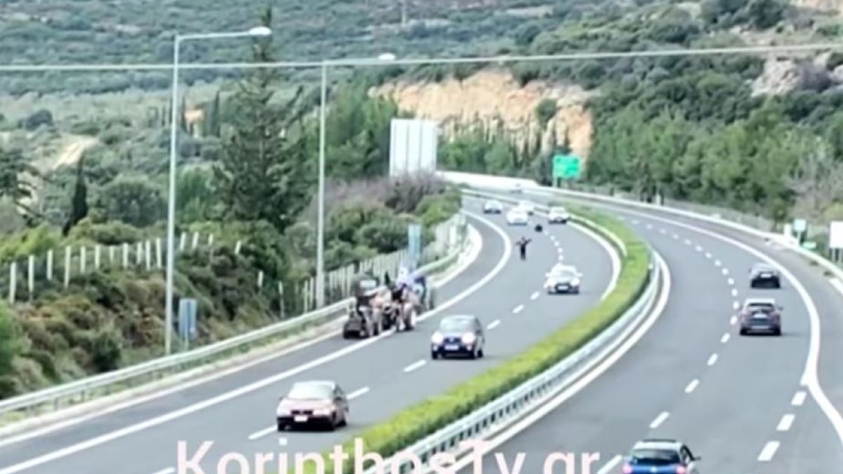 Αγρότες στην εθνική οδό στη Νεμέα