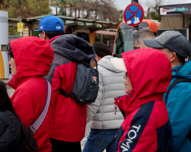 άνθρωποι με μπουφάν