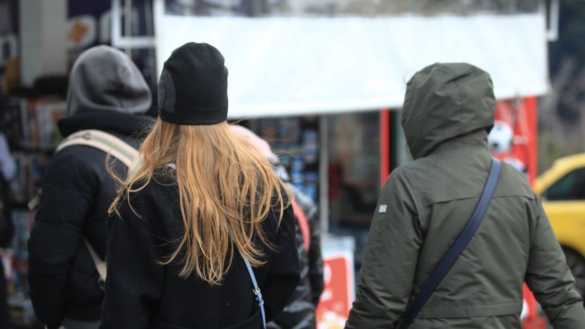 Άνθρωποι με μπουφάν