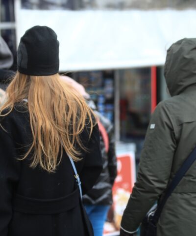 Άνθρωποι με μπουφάν