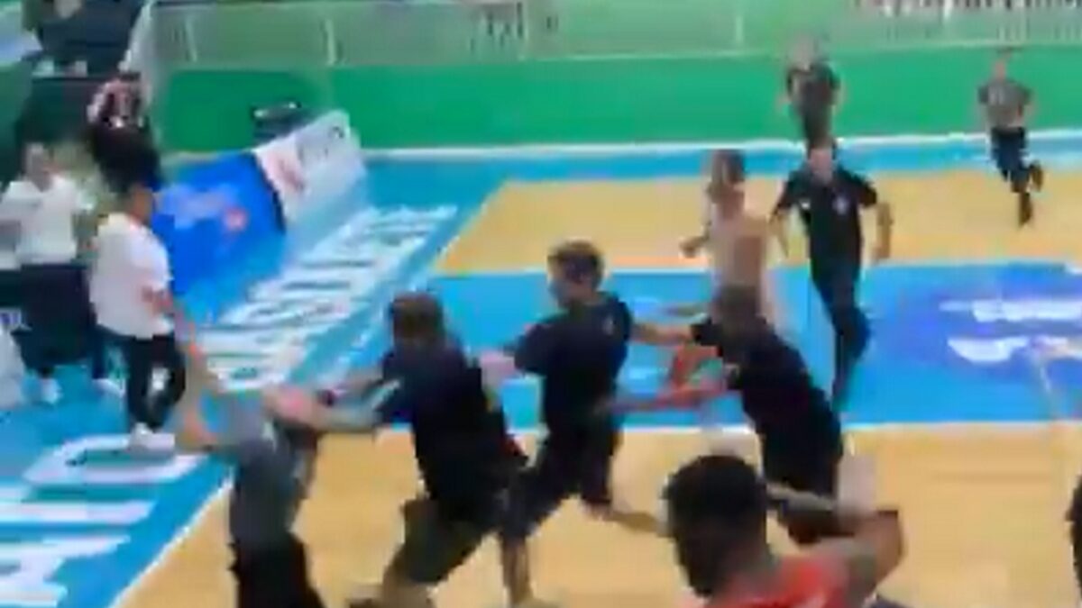 Βραζιλία: Άγριο ξύλο σε αγώνα μπάσκετ με πρωταγωνιστή έναν διαιτητή