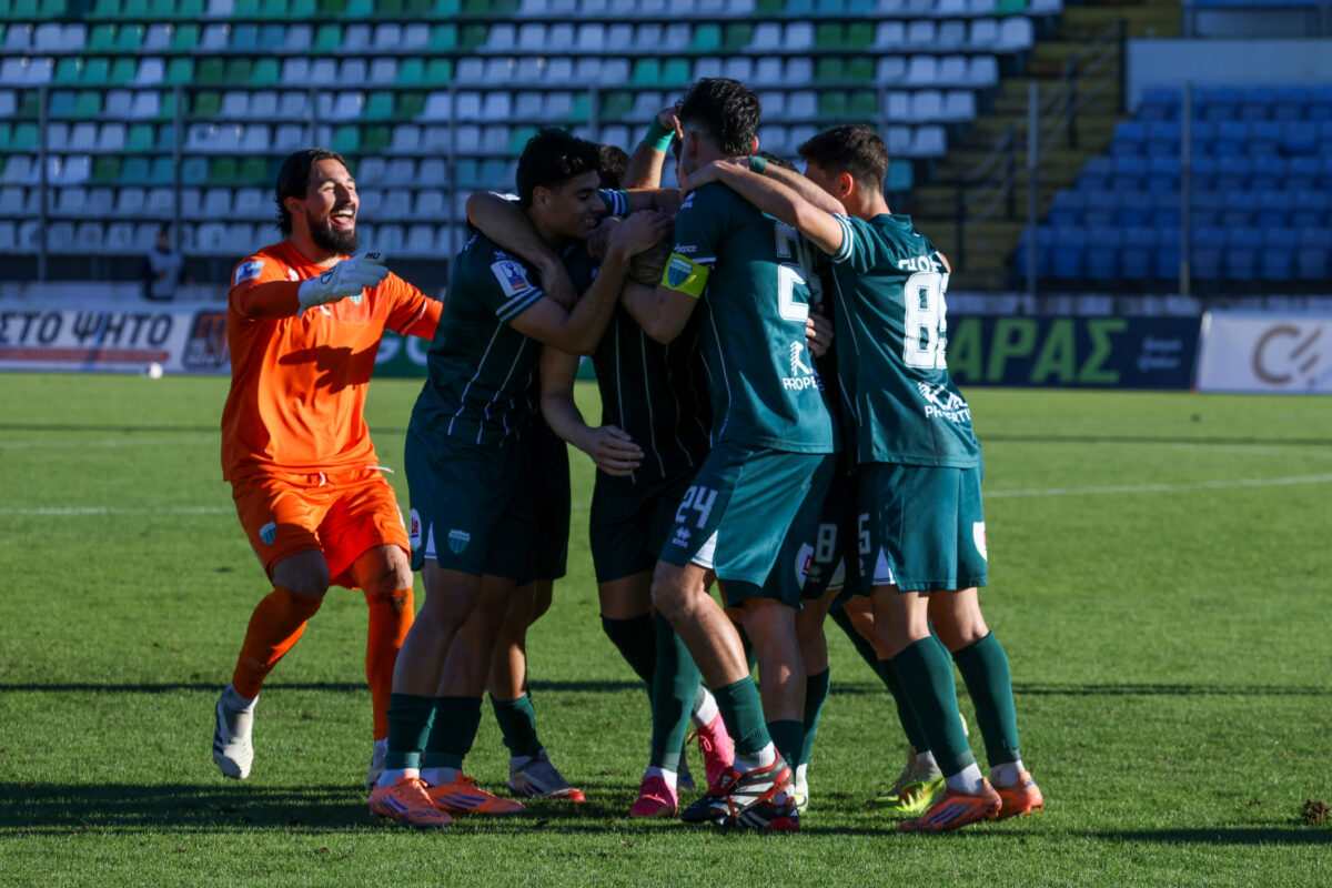 Οι παίκτες του Λεβαδειακού πανηγυρίζουν κόντρα στην Κηφισιά