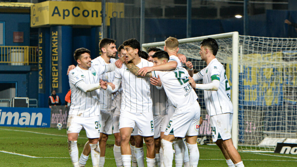 Οι παίκτες του Λεβαδειακού πανηγυρίζουν