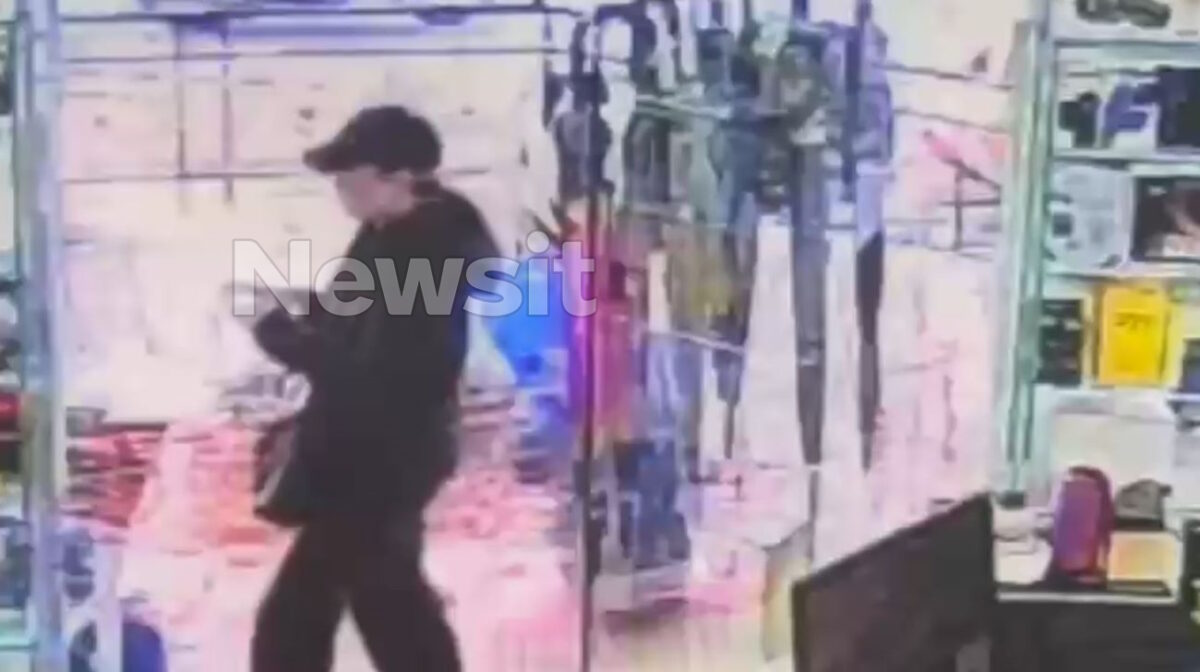 Εξαφάνιση Λόρα: Η στιγμή που η 16χρονη κυκλοφορεί στην Ομόνοια και επιβιβάζεται σε ταξί για το αεροδρόμιο - Βίντεο ντοκουμέντα