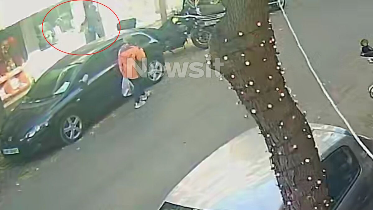 Η Λόρα στο κοσμηματοπωλείο στου Ζωγράφου