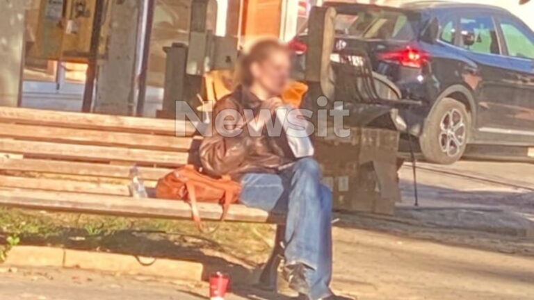 Η κοπέλα που πήγε στο καφέ στη Βάρη