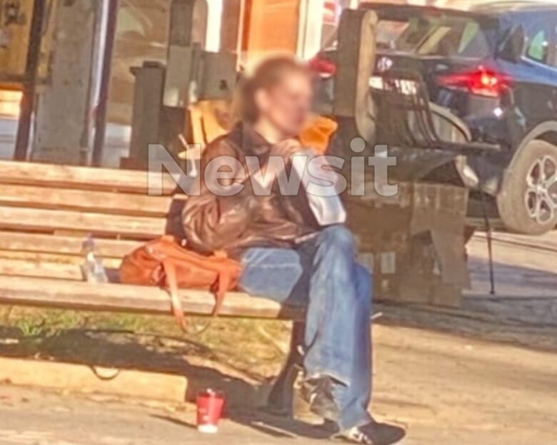 Η κοπέλα που πήγε στο καφέ στη Βάρη