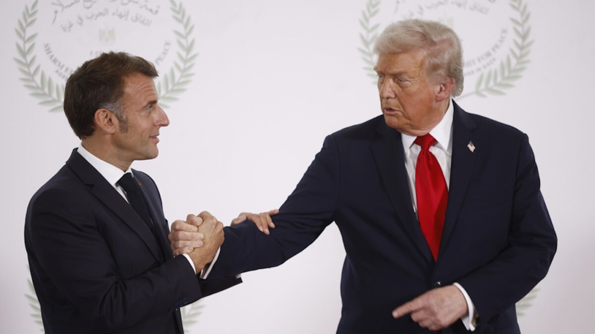 O Ντόναλντ Τραμπ και ο Εμανουέλ Μακρόν