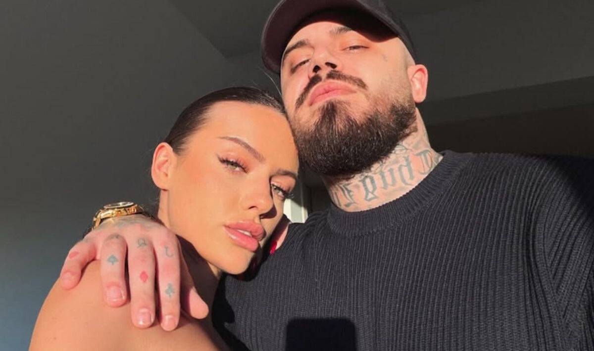 Η Μαριγκόνα και ο σύντροφός της, Νίκος