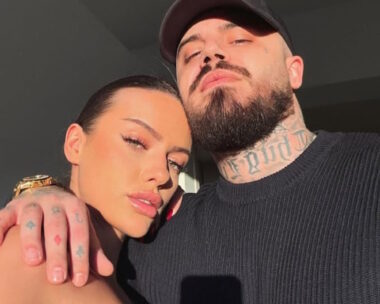 Η Μαριγκόνα και ο σύντροφός της, Νίκος