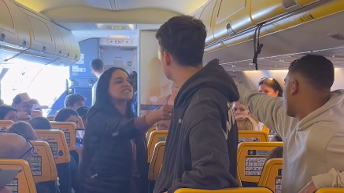 μεθυσμένη στο αεροπλάνο