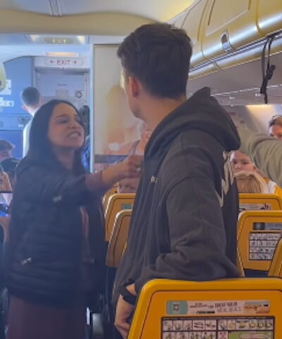 μεθυσμένη στο αεροπλάνο