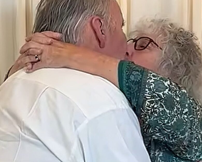 Ο 77χρονος Michael O’Reilley ζήτησε την Linda Feldman σε γάμο, ξανά