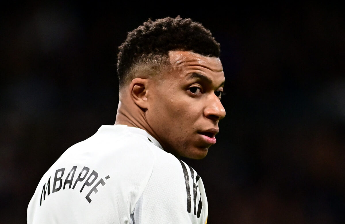 Ο Εμπαπέ με τη φανέλα της Ρεάλ Μαδρίτης