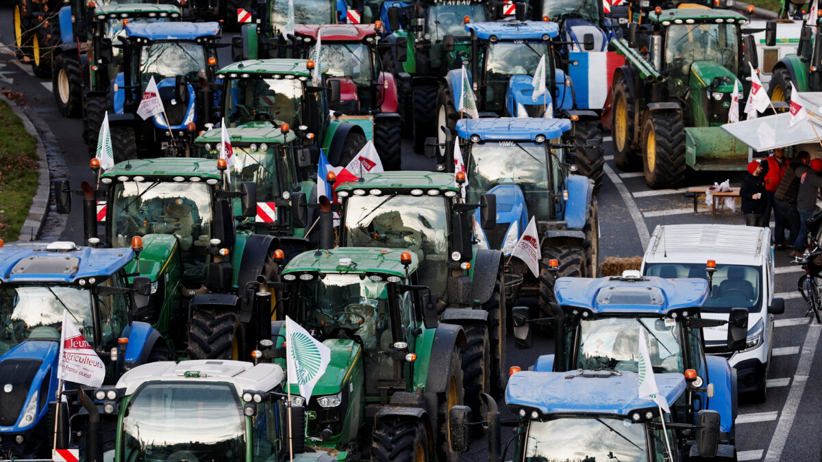 Τρακτέρ σε σειρά