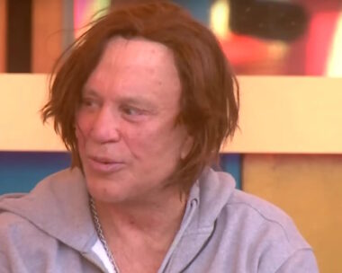 O Μίκι Ρουρκ σε επεισόδιο του Big Brother που είχε πάρει μέρος το 2025