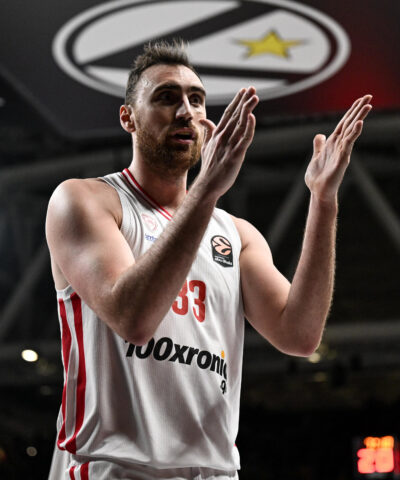 Ο Μιλουτίνοφ